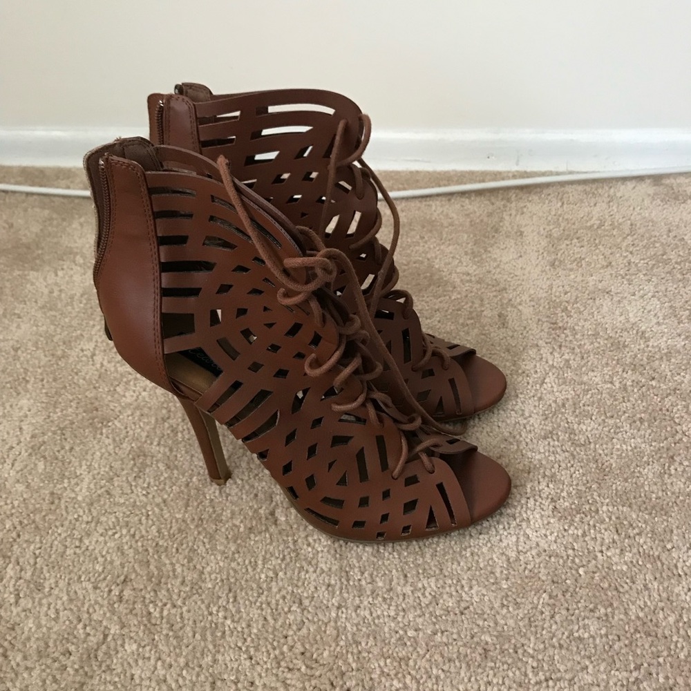 Sandals - Picture 2 of 4